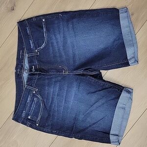 Jessica Simpson lively Bermuda jean shorts